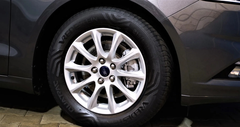 Ford Mondeo cena 63990 przebieg: 119900, rok produkcji 2017 z Trzemeszno małe 529